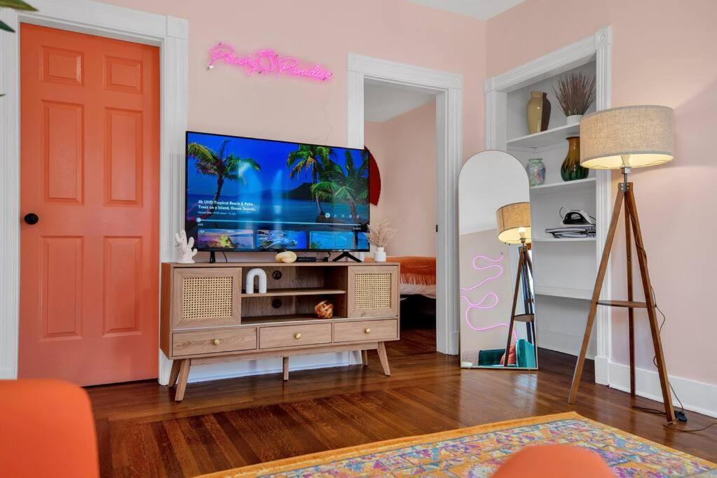 Peachy Paradise In East Rock Near Dt/Yale นิวเฮฟเวน ภายนอก รูปภาพ